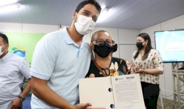 PREFEITURA ENTREGA MAIS 100 ESCRITURAS DE IMÓVEIS, POR MEIO DO PROGRAMA AVANÇA TRINDADE