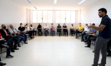 MARDEN JÚNIOR CONHECE SISTEMA DE GESTÃO QUE DARÁ ACESSO VIRTUAL A SERVIÇOS E DADOS DA ADMINISTRAÇÃO DE TRINDADE