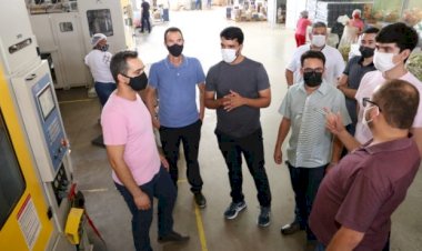 MARDEN JÚNIOR VISITA FÁBRICA QUE PROJETA INVESTIR R$ 12 MILHÕES EM TRINDADE