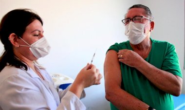 PREFEITURA DE TRINDADE INICIA APLICAÇÃO DA DOSE DE REFORÇO CONTRA COVID-19 PARA MORADORES COM IDADE A PARTIR DE 70 ANOS