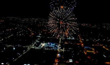 EM TRINDADE, QUEIMA DE FOGOS DO RÉVEILLON ATRAIU FAMÍLIAS ATÉ A PRAÇA DA PREFEITURA, GINÁSIO DO MAYSA E DISTRITOS DO CEDRO E SANTA MARIA