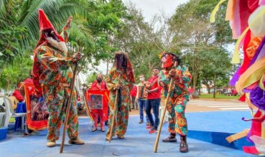MARDEN JÚNIOR PARTICIPA DO PRIMEIRO ENCONTRO DE FOLIA DE REIS DE TRINDADE, NO DISTRITO DO CEDRO