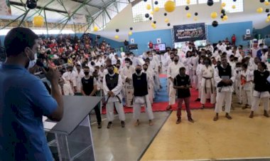 PREFEITO MARDEN JÚNIOR PRESTIGIA COPA TRINDADE DE KARATÊ ESPORTIVO 2022. EVENTO REÚNE MAIS DE 200 PARTICIPANTES E 25 EQUIPES DE MUNICÍPIOS GOIANOS E TEM APOIO DA PREFEITURA DE TRINDADE