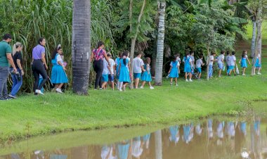 PREFEITURA REALIZA AULA DO PROJETO ESCOLA NO PARQUE PARA ALUNOS DO EDUCANDÁRIO SANTA TEREZINHA