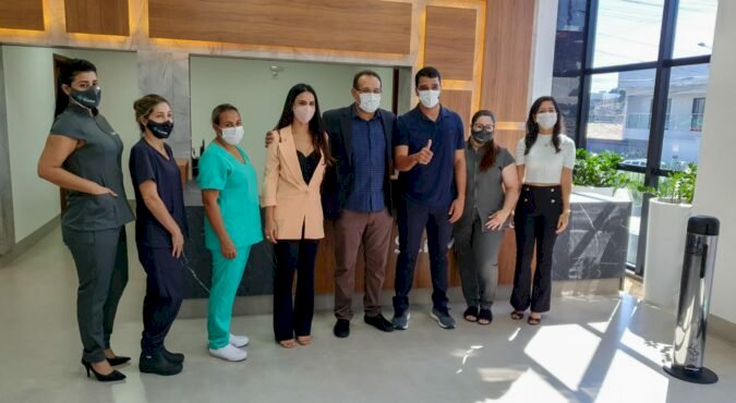 MARDEN JÚNIOR VISITA NOVO EMPREENDIMENTO NA ÁREA DA SAÚDE INAUGURADO EM TRINDADE