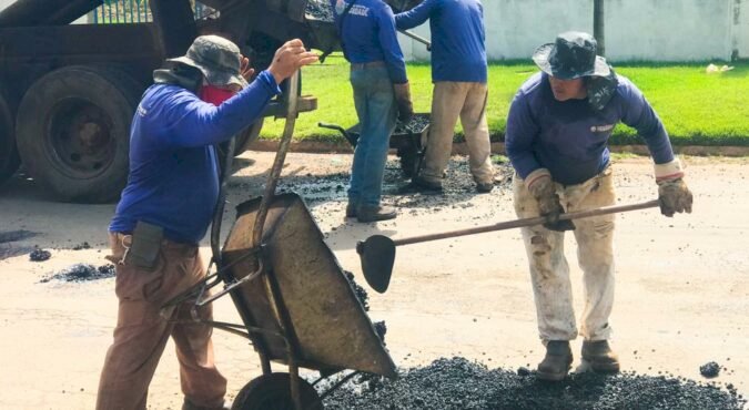 MARDEN JÚNIOR DETERMINA FRENTES DE SERVIÇOS EM VÁRIOS BAIRROS DE TRINDADE