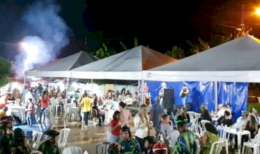 PREFEITURA DE TRINDADE REALIZA MAIS UMA EDIÇÃO DA FEIRA DE GASTRONOMIA E ARTESANATO, NO DISTRITO DE SANTA MARIA