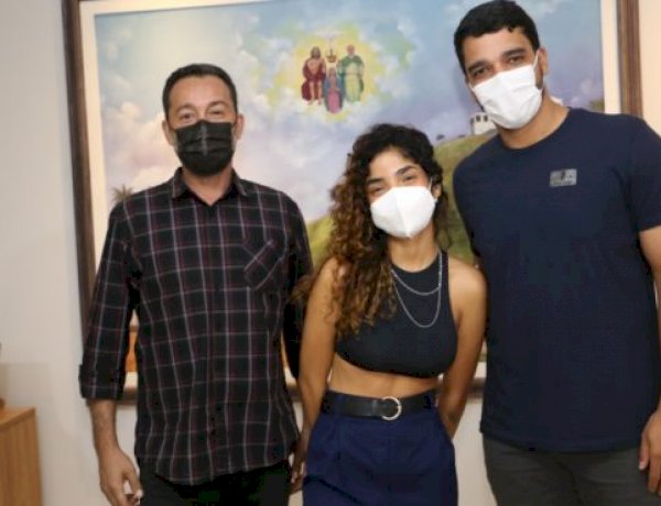 MARDEN JÚNIOR E WARLEY LOPES PEDEM VOTOS PARA IRMÃOS CREDO, CLASSIFICADOS ENTRE OS 10 MELHORES DO BRASIL EM “CONCURSO ARTE NA RUA”