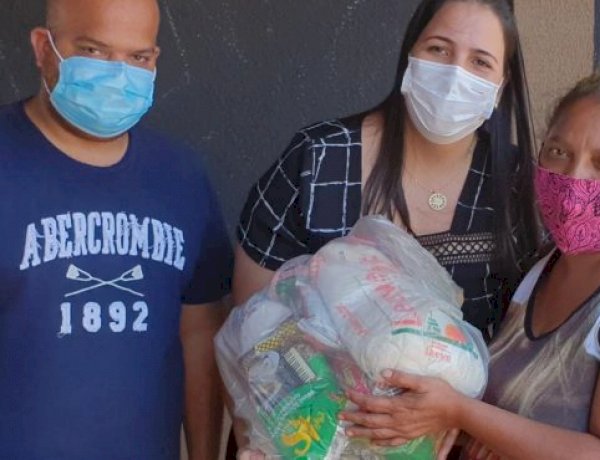 GABRIELA ALVES PROMOVE ENTREGA DE ALIMENTOS NOS SETORES PALMARES E SÃO BERNARDO