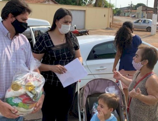 GABRIELA ALVES ENTREGA CESTAS DE ALIMENTOS PARA MORADORES EM VULNERABILIDADE ALIMENTAR DA VILA PERPÉTUO E REGIÃO