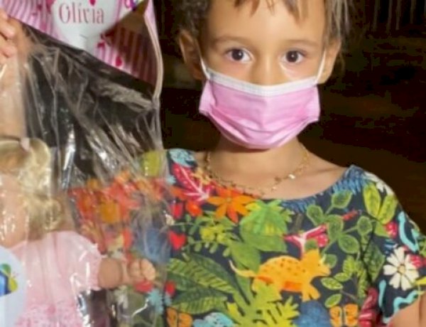 MARDEN JÚNIOR COMANDA CARAVANA NATAL SOLIDÁRIO E PERCORRE 11 BAIRROS NA REGIÃO LESTE PARA ENTREGA DE BRINQUEDOS