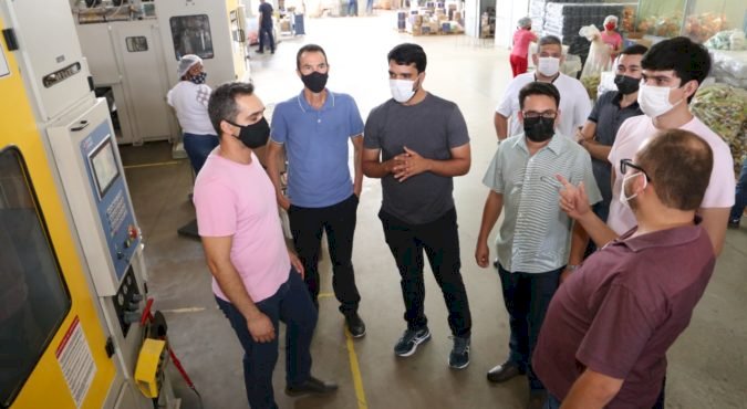 MARDEN JÚNIOR VISITA FÁBRICA QUE PROJETA INVESTIR R$ 12 MILHÕES EM TRINDADE